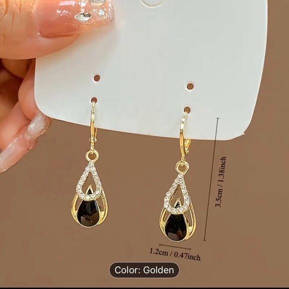 Earring - Picture 3 of 4